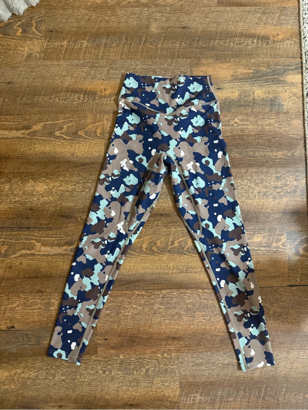 Balance Athletica High-Rise Camo Leggings – Size Small